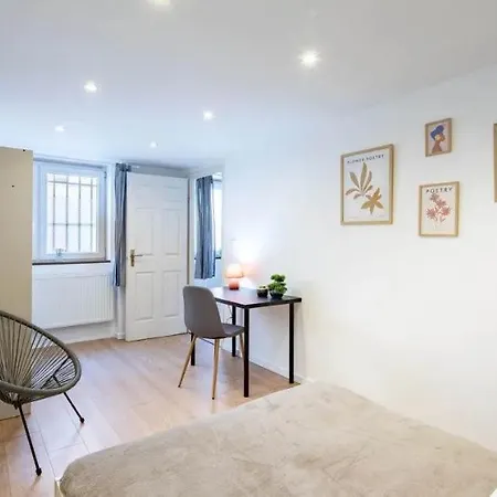 Cityscape Budget Szoevetseg 4 Apartmán *