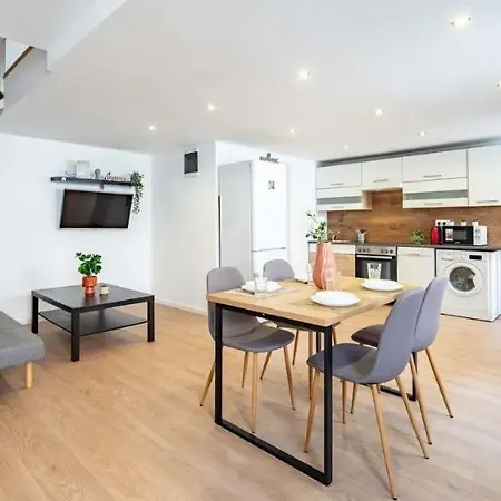 Apartment Cityscape Budget Szoevetseg 4 *